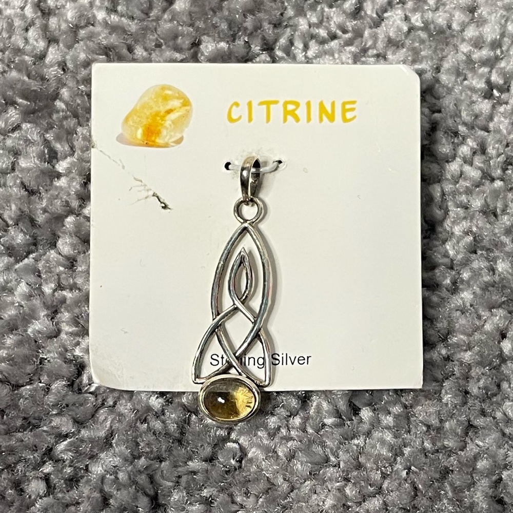 Silver Celtic pendant with Citrine by Benoit Leblanc Jewelry